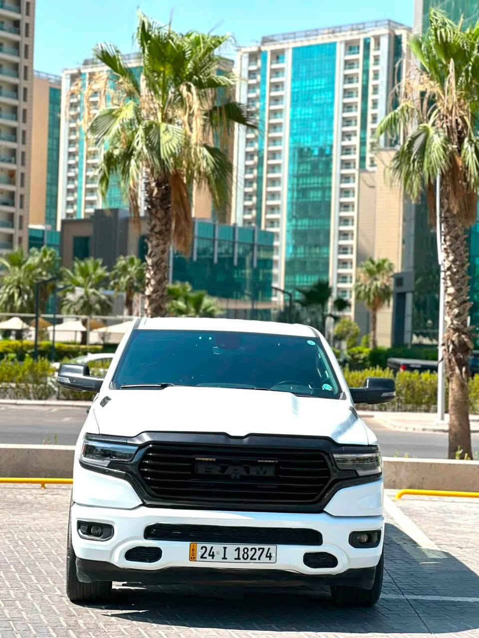 ٢٠٢٣ محدث ٢٠٢٥
✅ محرك 3.6L V6 eTorque
✅ قير أوتوماتيك 8 سرعات
✅ دبل (4×4)
✅ بودي قصير – باب كبير (Crew Cab)
✅ بصمة تشغيل
✅ تشغيل عن بُعد
✅ شاشة لمس 8.4 إنش
✅ Apple CarPlay & Android Auto
✅ كاميرا خلفية
✅ مثبت سرعة
✅ حساسات خلفية
✅ جنوط ألمنيوم
✅ تحكم من المقود
✅ زجاج ومرايا كهربائية

حالة السيارة:
🔹 بدون إيرباكات
🔹 حافة بونيد صبغ
🔹 جاملغ صبغ 
🔹 باب صبغ
الواتس اب : ***********
💰 السعر: 275$ ورقة وبيه مجال للمشتري.
مرقم شرط تحويل وكالة يوم واحد
