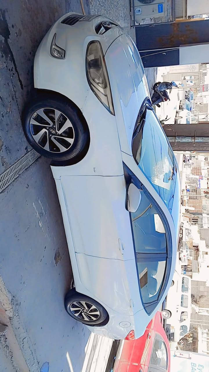 السلام عليكم للبيع هونداي اكسنت خليجي موديل 2011 رقم اربيل السنويه ابأسمي اتريد تحويل اتريد وكاله اني حاضر السيارة جاهزه مابيه اي نقص وبعد احله من الصور صدر جديد تبريد ثلج ويل كب حجم 15 جديد كهربائيات كله شغاله وشادله منظومة غاز السيارة فول ماعده الفتحه شاشه كامره دواره الكشنات مدوشمه غرفته جديده كير محرك نظيفات ناعمه السيارة مكينه 1600 دوش قطرتين بيه مكانات صبغ اثر اشخوط وبونيد جنطه قماره تكم مكفولات لاضربه ولا صبغ السعر 73 ورقه وبيه مجال مكان السيارة بغداد للاتصال *********** وبي واتساب
