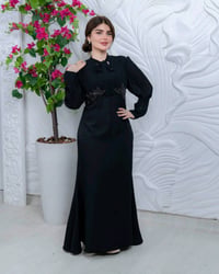 فستان كريب • شغل يدوي • مقاس ٦٠-١٢٠