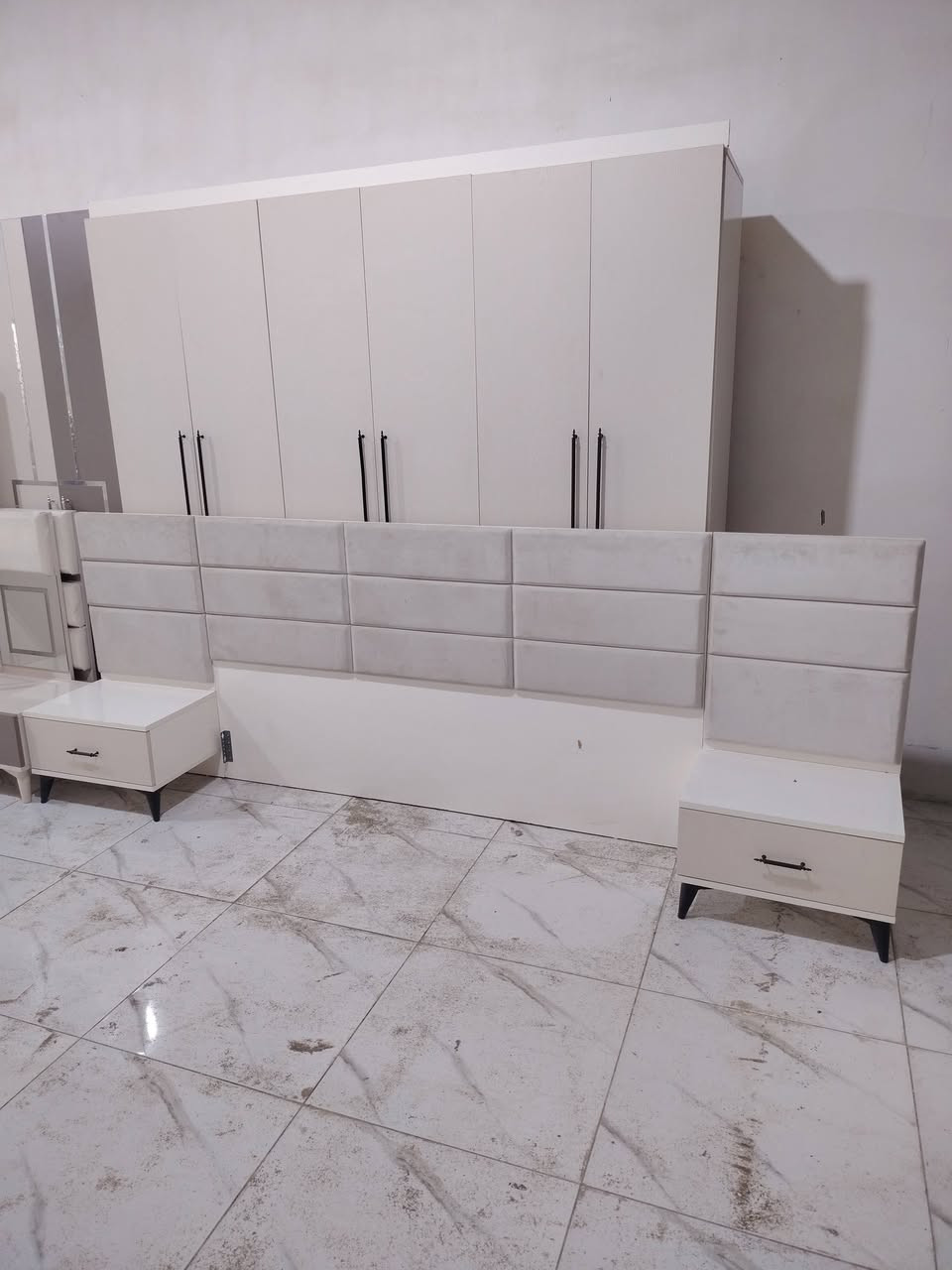 غرفة نوم البيع 5قطع 
الاستفسار(***********)
(***********)
