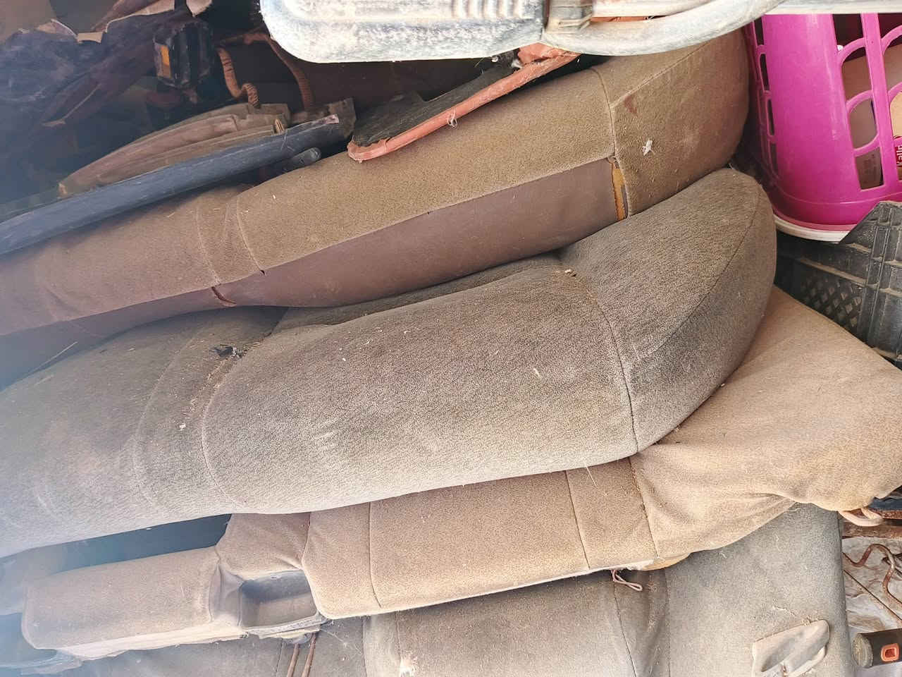 اغراض كرستا ومارك فقط عندي بعد سجج مارك وعندي كصه بجم حديد كرستا نفخ فقط ....مكاني البصره شط العرب الزريجي ***********   ....  كفرات مال دشبول ثنينهن موجودات كرستا مارك نفخ ... وربل عربانه عدد 2 مال تفصيخ ...... كل سلعه وسعرها بلاش أقل من السوك
