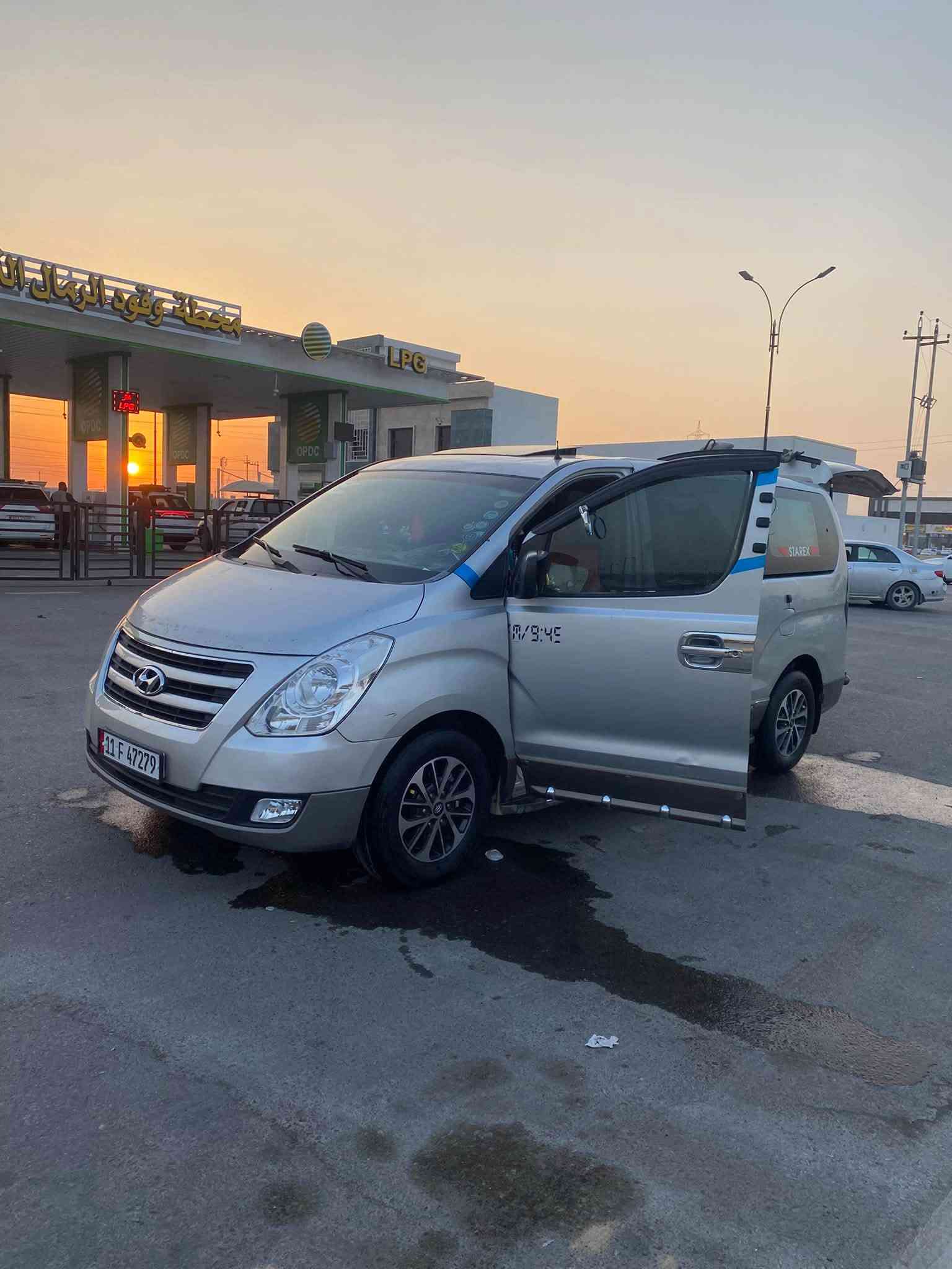 سلام عليكم ستاركس البيع سياره خير من الله صدر حداديه جديده جديد تبريت ثلج بيه باب مبدل بكوريه بيه بارد بل باب خلفي موديل 2009ساره مانقصه برغي مو شراي لا ينتصل مكان سياره تكريت رقم صاحب سياره ***********
