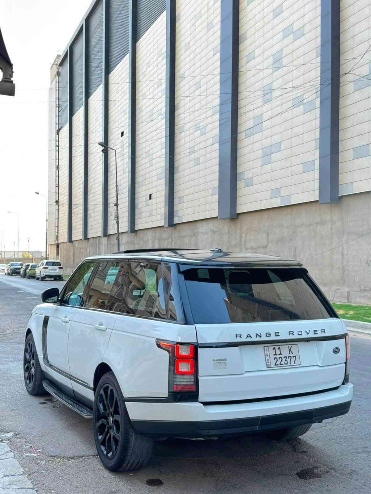السلام عليكم
Range Rover Vogue HSE 2014 

ضرر تبديل بابتين بلادي نفس اللون و صبغ ربع البنيد

6 سلندر سوبر چارج  بانزين

ماشية 141 الف

المواصفات:

ابواب شفط 

سقف بنوراما 

نظام تعليق هوائي 3 وضعيات (جكات تصعد وتنزل اوتو +يدوي )

7 مودات قيادة 

شاشات عدد 2 (وحدة للترفية والتحكم والتكييف والاخرى للقيادة وعدادات الديجتال ومستويات السيرفز والضبط )

شفتات بالستيرن للقيادة الرياضية

قيادة ذاتية 

اوتو ستارت 

اوتو بارك 

اوتو هولد

محدد سرعة

محدد سرعة

أوتوماتيكي ASL

مانع انزلاق 

سايد بريك اوتو 

نقط عمياء 

5 كاميرات محيطية 

رادارات امامية وخلفية وجانبي 

هيتر بالمري وتعتيم والمري شفط

تغير زاويا الرؤية بالمري عند الرجوع الى الخلف

انارة ليلية وكشافات ضباب ولايت اوتو

خمس بصمات ع الابواب 

صندوق كهربائي شفط

ابواب شفط 

دوسات كهربائي 

نظام معرفة الطقس وماسحات اوتو 

المقصورة الامامية :

تبريد امامي 

تحكم بالتكيف تبريد وتدفئة من الشاشة 

كرسي السائق تدفئة وتبريد 

كرسي الراكب تدفئة وتبريد 

كرسي السائق مساج 

كرسي الراكب مساج

كرسي السائق 3 وضعيات خزن ميموري 

كرسي الراكب 3 وضعيات خزن ميموري 

تدفئة بالستيرن 

المقصورة الخلفية :

تحكم منفصل بالمكيف

 

تحكم كهربائي كراسي

تدفئة  كراسي

انارة محيطية 

انارة ترحيب وختم Rang Rover على الارض 

استفسار📞 ‭***********‬

السعر 21,400 …. الف دولار $

العنوان📍زيونة
