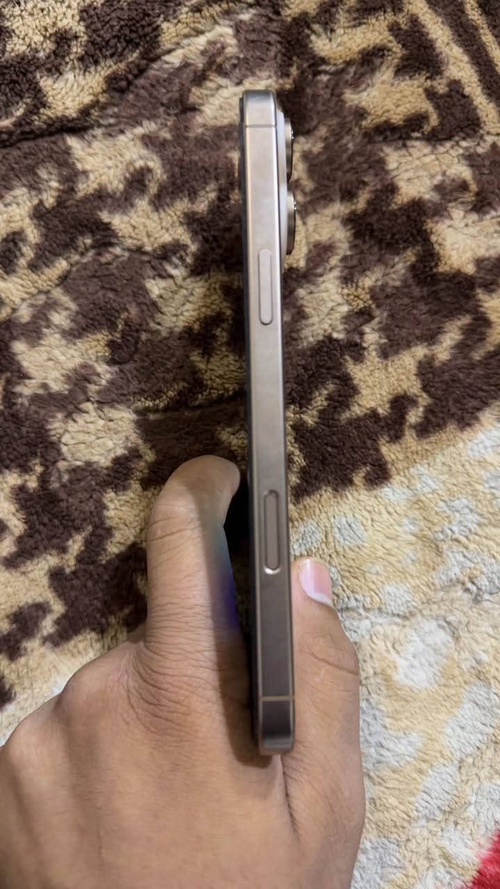 أسلاك عليكم شباب 16 pro max ذاكره 256 بطاريه 97 جهاز جديد كلش بعده ماستخدم شي قليل عدد دوراته 230
اي ستفسار ع رقم ***********
