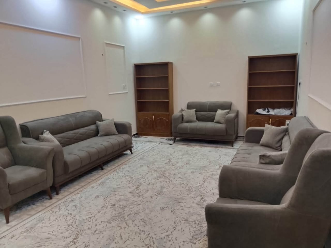 للبيع السعر 990 وبيها مجال قليل جدا للاستفسار المراسلة او الاتصال ع الرقم ***********
