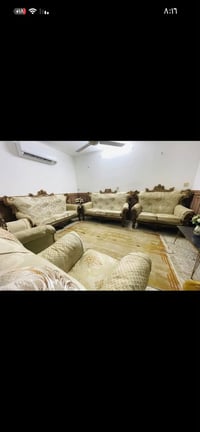 كنب ملكي • ١٠ مقاعد • نظيف
