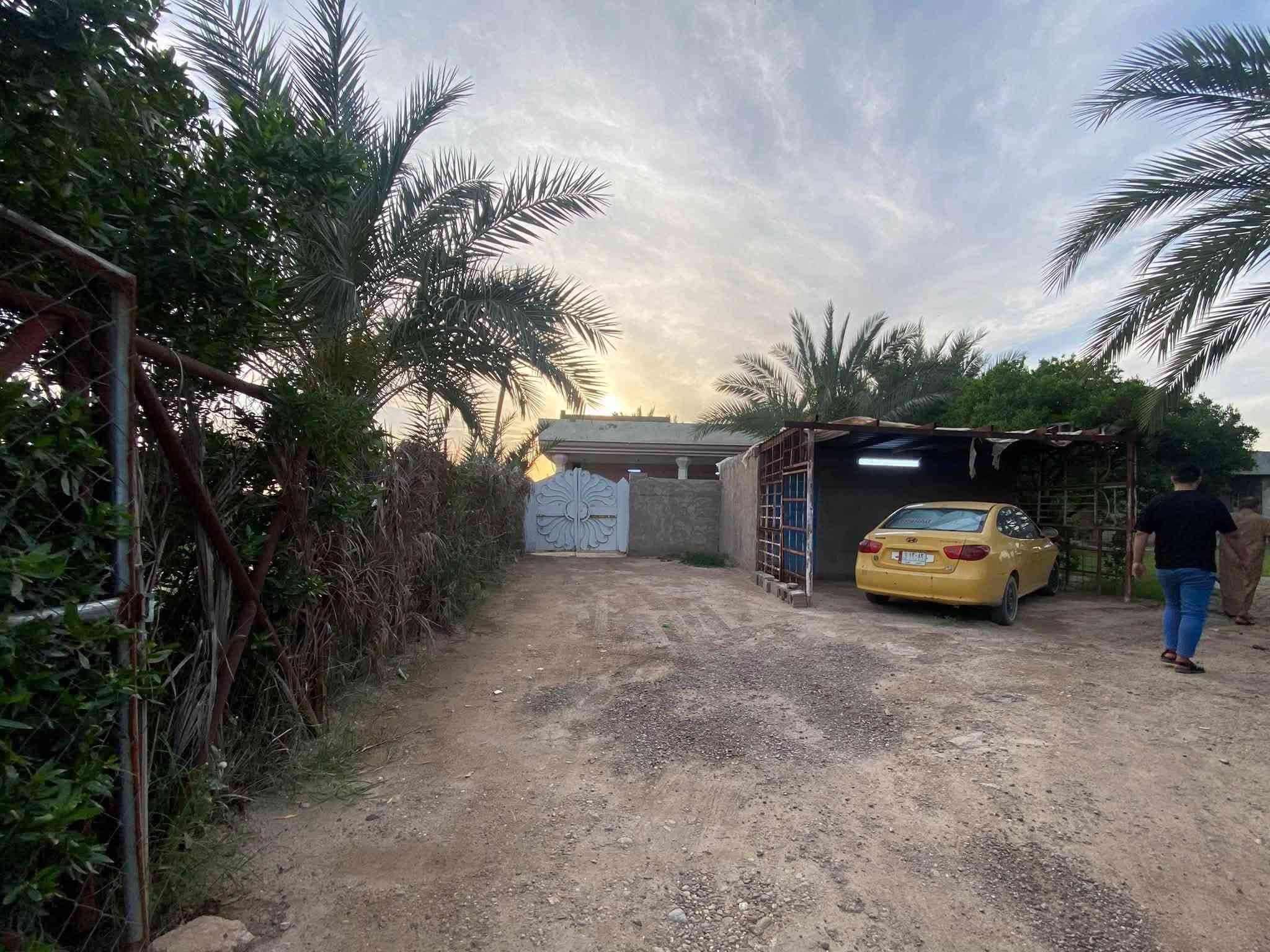 دونم تجاري مع منزلين على طابو المحموديه مقابل الدولي يتحول باسمك
دونم ركن طابو زراعي سند 25  على ثلاث شوارع تحيط به ومقابل نهر اروائي يحتوي على وحدتين سكنيه متجاورة وحديقة من جهتين جاهز لمشروع تجاري او صناعي او سكني نافذ على مدخلين من الدولي  

مساحة المنزل الاول / 200م

مساحة المنزل الثاني/ 200م 

الموقع / بغداد اتجاه سريع الجديد مقابل مفرق السريع الدولي كما يبعد دقائق عن الطابقين كامل الخدمات واصله خطين ماء وكهرباء 

***********

***********
