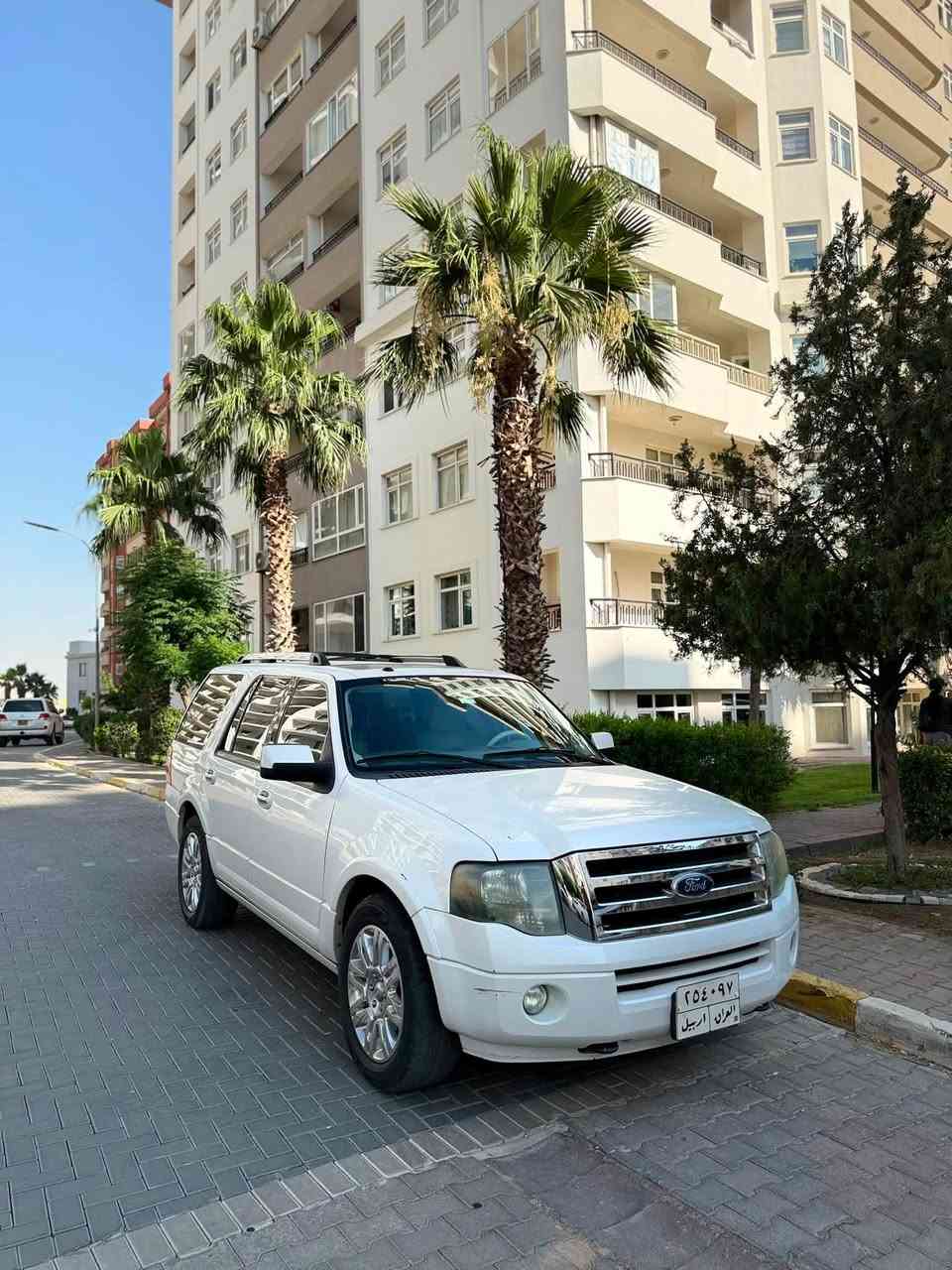 Ford expedition limited 2011 niva
The car has done 200000km and the gear and engine has no problem the price is 130$ and theres a little bit of a negotiation ***********
