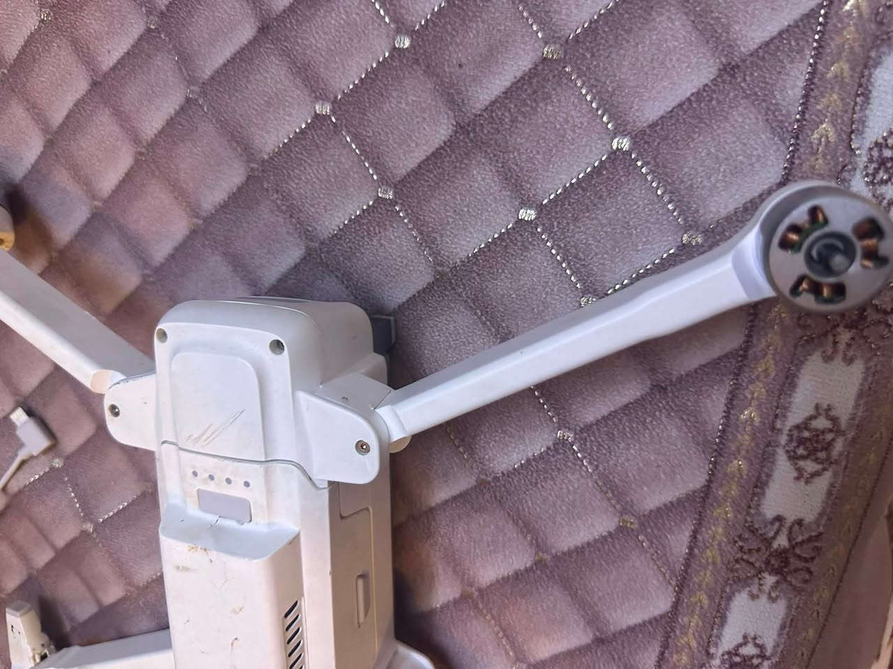 طياره للبيع  نوع fma x8tli max 
درون بيها حادث وكعت من ارتفاع يراد بس يلحم ذراع وكمنبل مال كامره وكف بس كامره شغاله عراضها ملحقاتها كلها كامله كارتونه موجوده طياره جديده صار الها ٤ اشهر من مشتريها تواصل *********** 
موقع الشعب شارع الصحه مكان تواجدي رايده ٢٧٥ الف لان محتاج وبيها مجال شيء قليل كلش 
مكلف بل نشر

