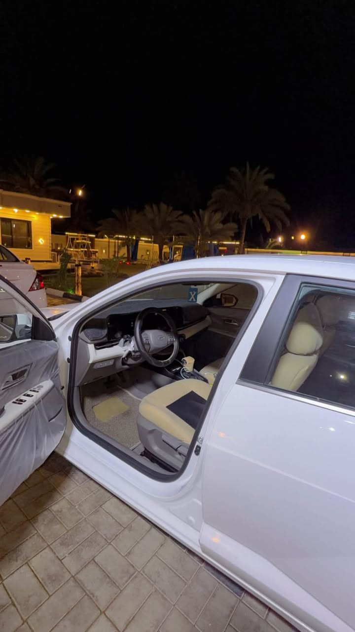 للبيع…
اكسنت موديل 2025 
فول موصفات 
كامرة خلفية 
حساس خلفي 
فتحة 
داخل ابيض 
ممشى السيارة9 الف 
مكفولة كفالة عامة بيه طعجه خفيفه جدا بخشم الجاملغ ممصلحة 
هـ/***********
فقط واتساب
