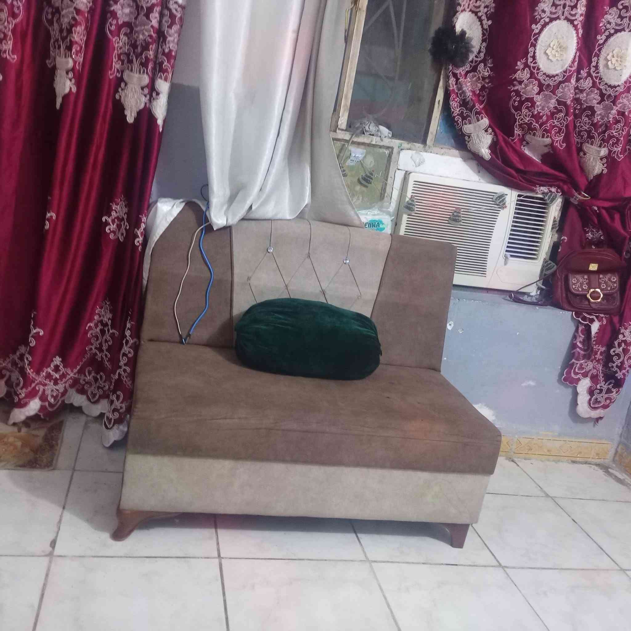 من رخصة مدير كروب المحترم
تخم 10مقعد للبيع بيه ضرر بسيط السعر 75وبيه مجال اتصال ***********
