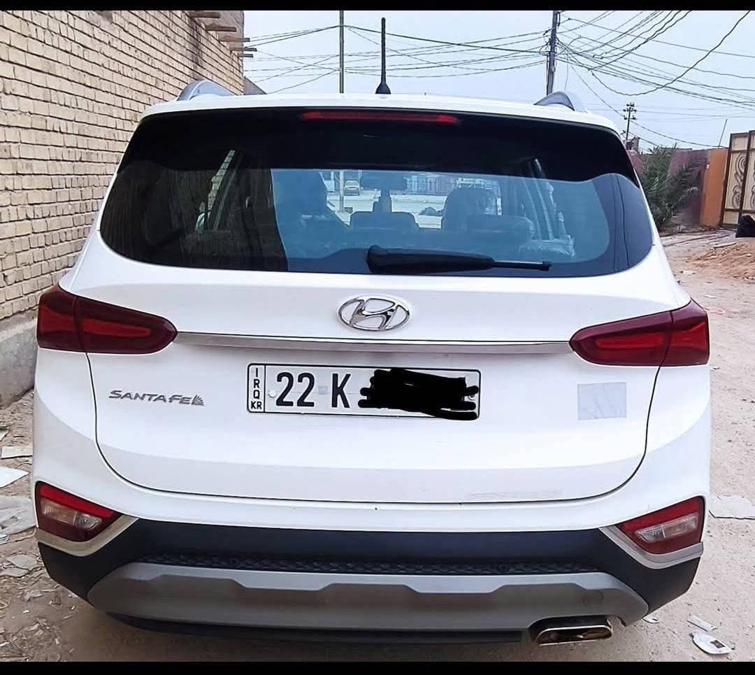 السلام عليكم سيارة سنتافي خليجي مديل 
رقم اربيل الدولي سنوية جديدة 2019 محرك دوش سبير مانازل تخم تاير جديد اشاير بالمراية وترحيب لد نهار حساسات أمامية وخلفية بصمه تشغيل ابواب لايت زنون كير محرك مكفولات حدادية 100/100 محرك 2400 دوش 
مكاني البصرة 
السعر 175 وبيها مجال
الاستفسار على هذا الرقم
***********
