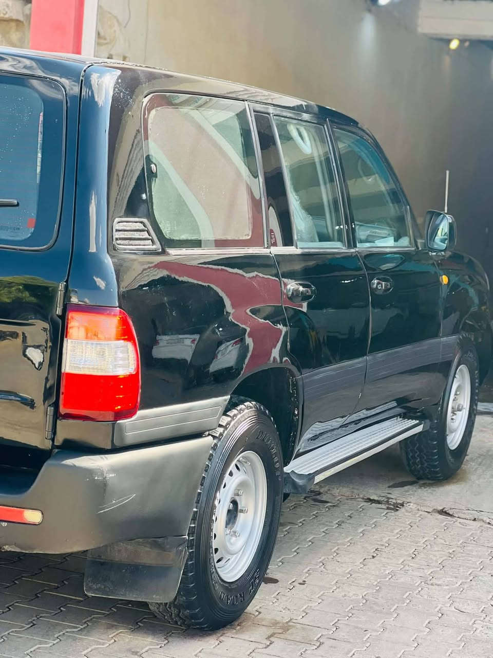 مۆنیکا 2004شورتەی کۆدی بۆکراوە                                ‌   گێڕتۆماتیک پێش تەبەڵە گێڕو مەکینەو ئەکسلو دەبڵ ئەکسل وتەبریت سارد بەشەرت کارەبایو گشت گێچەکانیو کامل زینۆنو دەبڵ تەنکی کشتی بەشەرت  چوار تایەو ویلی دەنلوب16سەتا 50پێوەماوە سەیارەکە سپی بوە کراوە بەڕەش تازەبۆیاخ کراوە  پشتو پێشی کەپسە بەشەرتی وەرگەڕاو شان داداو نەبێ سعری 73کەمێ مەجالی برایانە ..تبینیسەیارەکە سەیارەمەعرەزنیە مشتەرینیت سەرم مەیەشێنە هەمو زانیاریەکم نوسیوە ...لەتەکیەی کاکەمەندم ***********
