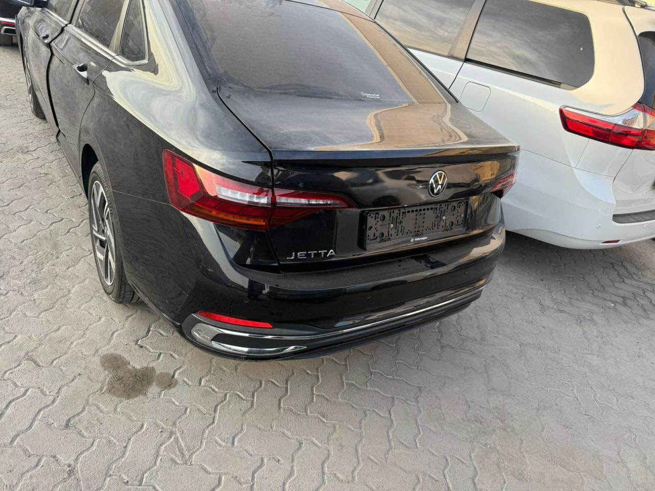 JETTA SEL PREMIUM R LINE 2024
٣٢ كلم ڕۆیشتوە 
پانۆڕاما گوشین کارەبای جلد گوشین گەرم و سارد صندوق شفت.....
هیچ مەسروفی تێدا نیە سەیارەیەکی تا بڵێی جوانو پاکە 
صندوق و ڕوبعەک بۆنیت سبوغە بێ ناو گرتن ئێڕباک سیستەمە ڕەسمی دەعمیم دانایە
حەماوەو ڕادێتەو بەردی گزۆزو گێڕو مەکینەو کارەباییو هەمو هەموو شتەکی بە شەرت یەک دینار مەسروفی نیە ١٧٥ مەجالی برایانەی تێدایە *********** وەتسئاپ. أربيل, العراق
