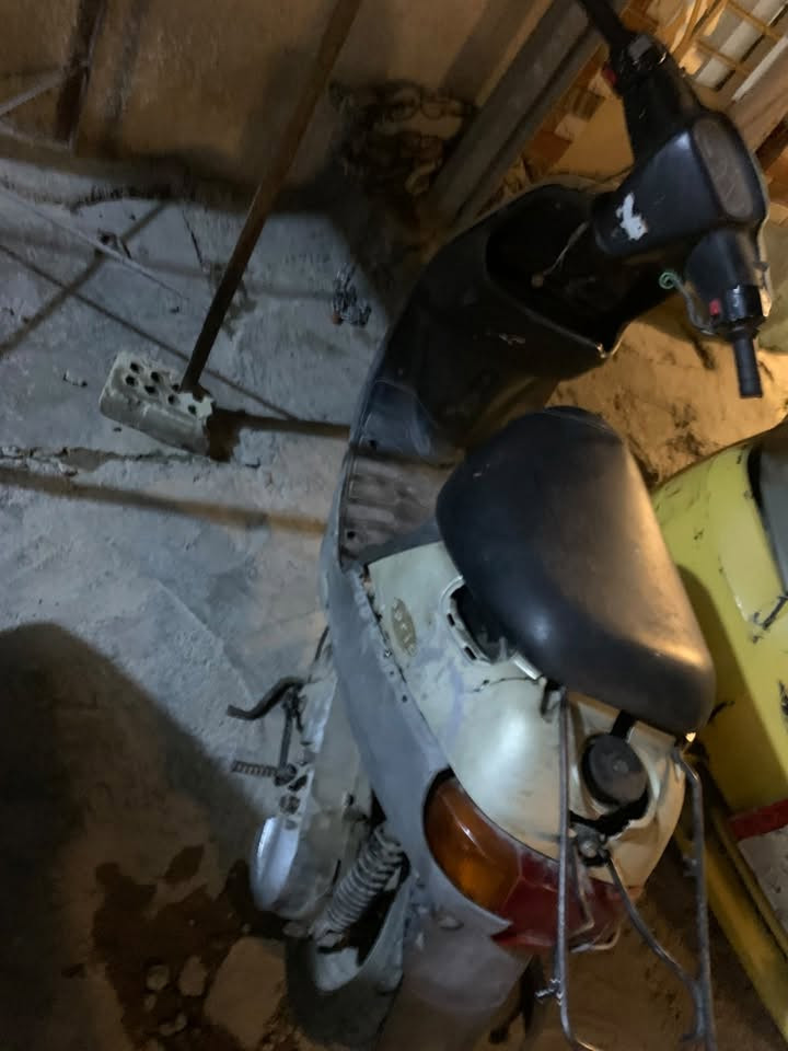 السلام عليكم للبيع دراجه بطه60 مكينه نكره هندر نقص كفرات وشوته عنواني بلحريه سعر 100وبيهةً مجال رقمي ***********

