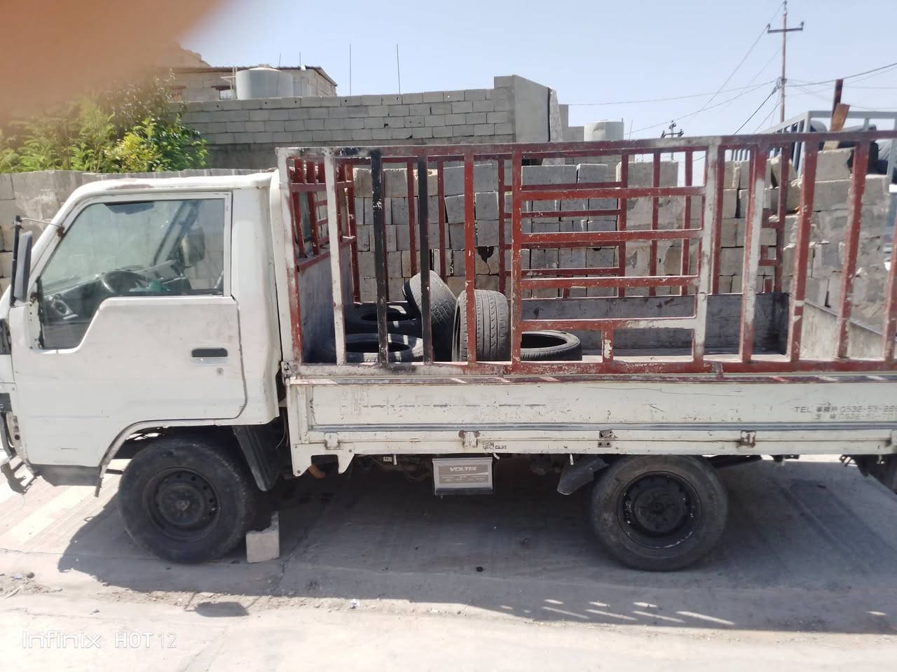 دانيه حمل موديل 1992
شرط كير ومكينه شرط تحويل 
الكير أوتوماتيك
السيارة بانزين 
السعر 22 
مكاني كركوك 
***********
***********
