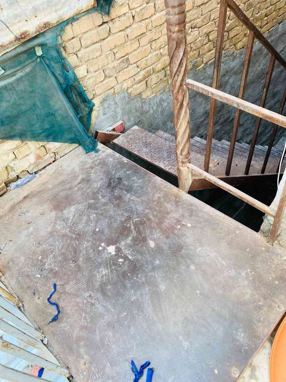 سندويچ مستخدم قطعتين طول 5 متر
درج حديد طول 4.50
عرض 90 
12 بايه وياه صحن قياسه 1.70×70 
المسيب سدة الهندية 
***********

