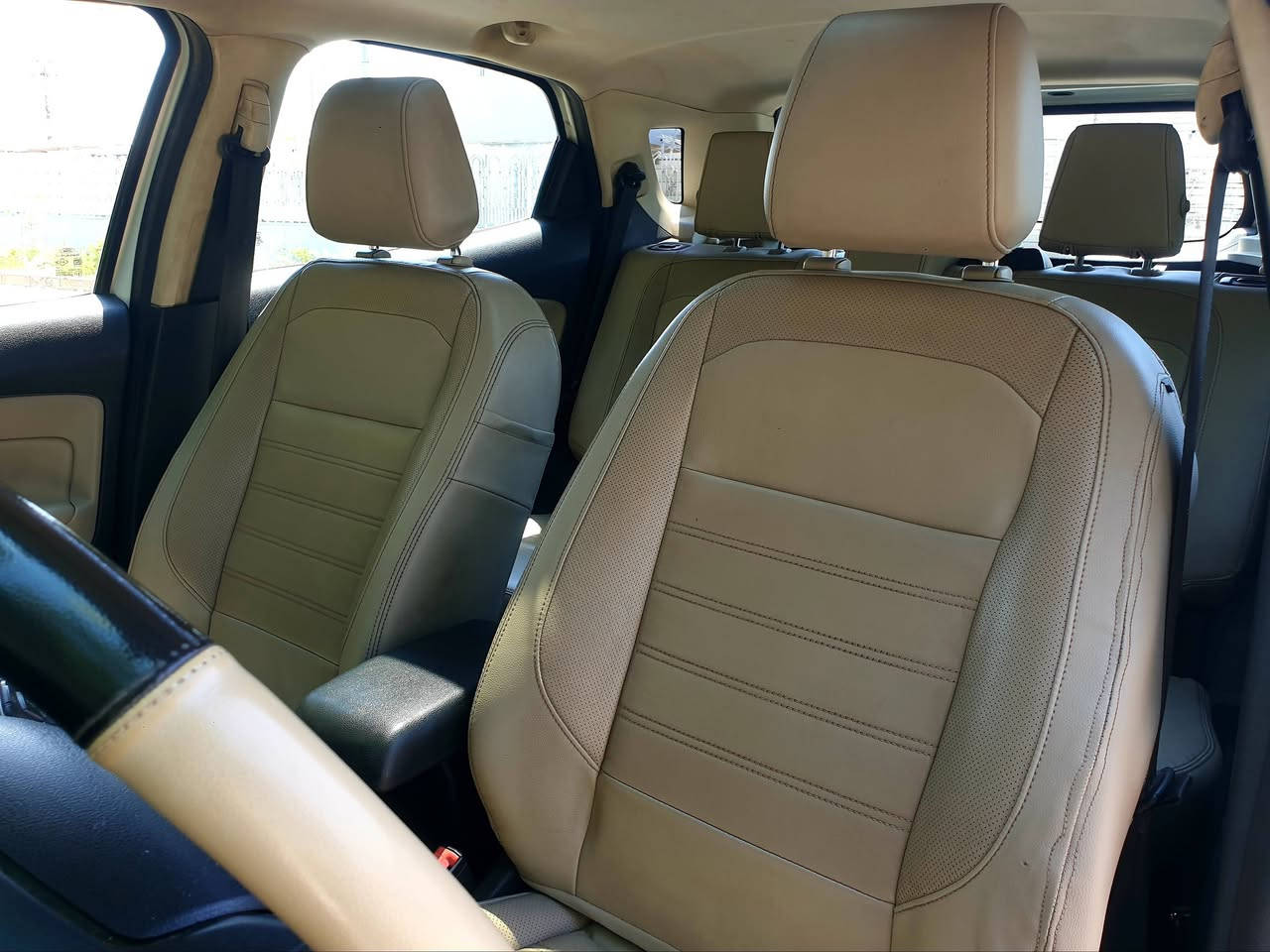 FORD eco sport ــ TITANIUM 
مودیل 2019
المسافة المقطوعة 90 mile ـ ماوەی ڕۆیشتن
مواصفات TITANIUM فول فول
سقف بانوراما
2 قطعة صبغ بدون دواخل (جاملغ امامی  + بونیت)
ایرباگ ستیرن و برده سیستم 
محرک 4 سلندر ، مامفتوح بشرط
دبل اکسل AWD
کامیرا و شاشە كبیرة
بصمة تشغيل
مقاعد جلد و کهربائي و خزن
مقاعد امامیة هیتر
ستیرن هیتر
سماعات نظام sony
کود بالباب
تحکمات ستیرن فول
شفتات بالستیرن
لایت اوتو
لایتات فول LED 
کیر ـ محرک ـ تبرید ـ تحویل بشرط
علیها غرامە ۱.٤۰۰.۰۰۰ الف دینار مرجوعة
سعر : 95 ورقە و مجال قلیل
مکان السیارە : اربیل
***********
واتساب + فایبر
