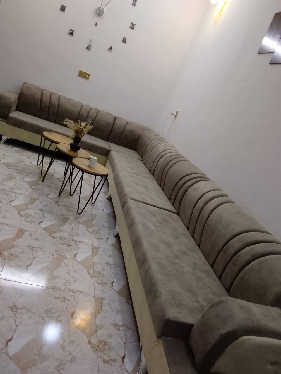 تخم ديوان جديد للبيع ب360الف مع سيت طبلات ثلاثي.للتواصل والاستفسار ع ***********
