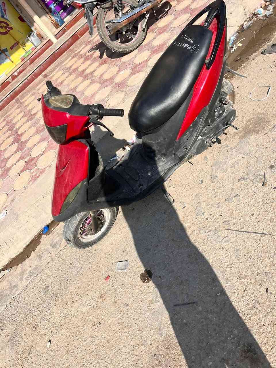 السلام عليكم ماكس عدله للبيع الدراجه حلوه تخم كفرات جدد ويل رياضي دبل خلفي صالصنه كاتم كهربائيات كله شغاله لايت عالي ناصي اشاير نقصه غسله بس ***********
