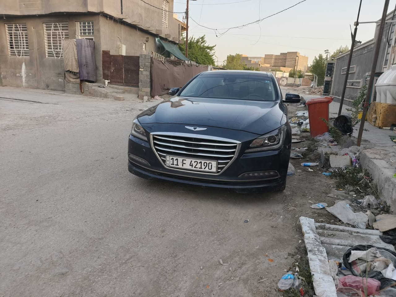 جينيس 2015 /g80 المواصفات:فول فول وراد امريكي
‏
‏المحرك (V6) بسعة 3.8 لتر
‏_. شاشة معلومات ملونه مقاس 7 بوصه
‏
‏ _. كشنات أمامية كهربائية ()+ تبريد وتدفئة المقاعد جلد
‏_. رادار أمامي، خلفي، وجانبي نقطة العمياء
‏_. تحديد مسار + تنبيه الخروج عن المسار
‏_. علامة ترحيب (شعار جينيسس) عند الاقتراب
‏_. حساسات أمامية وخلفية 360 درجه
‏_. مرايا تعتيم ذاتي + قلاب + هيتر + شعار جينيسس
‏_. لايت LED نهاري وليلي + عدسات زينون عالي/واطي أوتو
‏_. خاصية الصعود المريح (الكشن يرجع للخلف مع الستيرن عند النزول )
‏_. خفض صوت التبريد والصوت تلقائياً أثناء الاتصال
‏_. نظام صوتي Lexicon بـ 17 سماعة
‏_. 4 وضعيات قيادة: عادي – إيكو – سبورت -ثلوج
‏_. ستيرن كهرباء 
‏_. كير  8 نمر . شفتات ستيرن
‏_. بانوراما كامل
‏. خزن ميموري لوضعيات الكشن
‏_بردة خلفية كهربائية تنزل عند الرجوع للخلف + جوانب 2 خلفيات
‏_. تبريد 3 مناخات منفصل
‏_. جام أوتو (4 جام)
‏_مانع تصادم+ قياده ذاتيه+ مثبت سرعة ذكي يحافظ على المسافه بينك وبين السيارة الامامية
‏_.ترحيب عند الاقتراب وبصمة ابواب  
‏سيارة احلة من صور+ إدامة كاااملة للسيارة من مجموعةالبنزين بالكامل+ غرفة احتراق+ صدر امامي خلفي+ تخم تاير وبطارية جديدة بابل المسيب سعر 135 رقم سونار مرفق بصوره بدون حادث فقط بارد سياره داخله كلين ***********
‏
