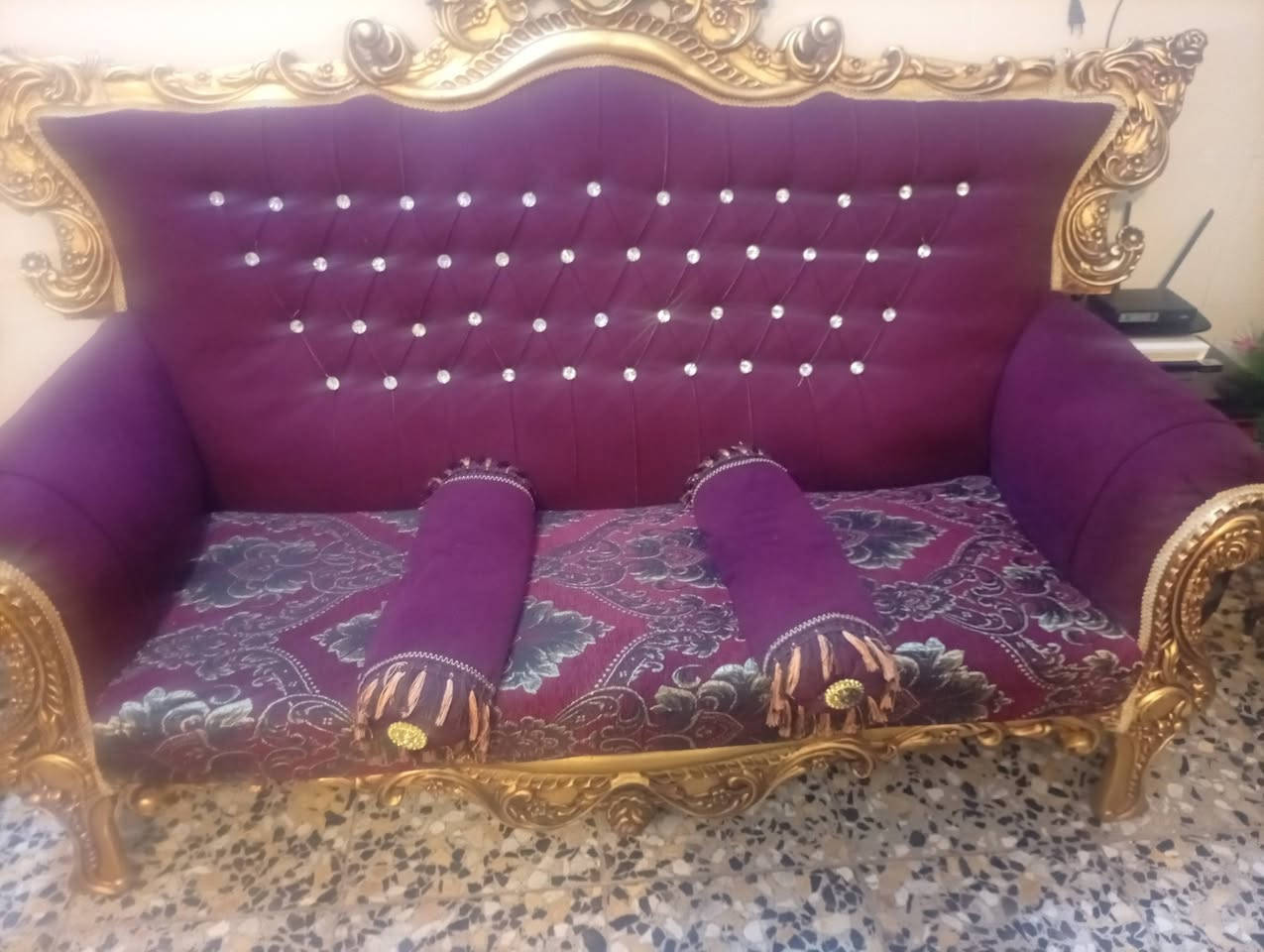 السلام عليكم عندي تخم للبيع صارله ٥ شهر من جبنا جبنا من اسليمانيه تخم ثقيل والخشب ما
لته قوي السعر الخاصه مليون ٣٠٠ الرقم الهاتف ***********
