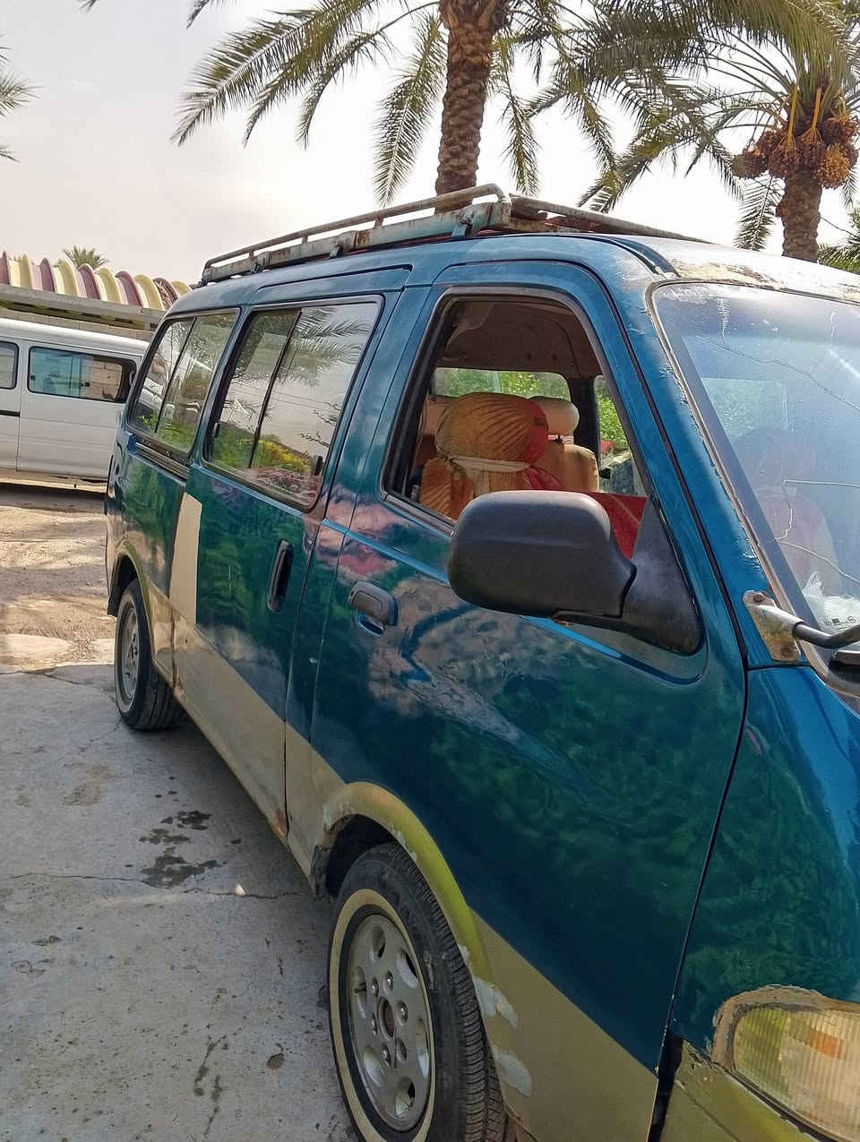 بيجو • موديل ٢٠٠١ • للبيع