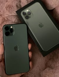 ايفون  للبيع iPhone 11 Pro Max نضافه ٨٢ بطاريه ٨٨ ذاكره ٢٥٦ مابي اي شي...