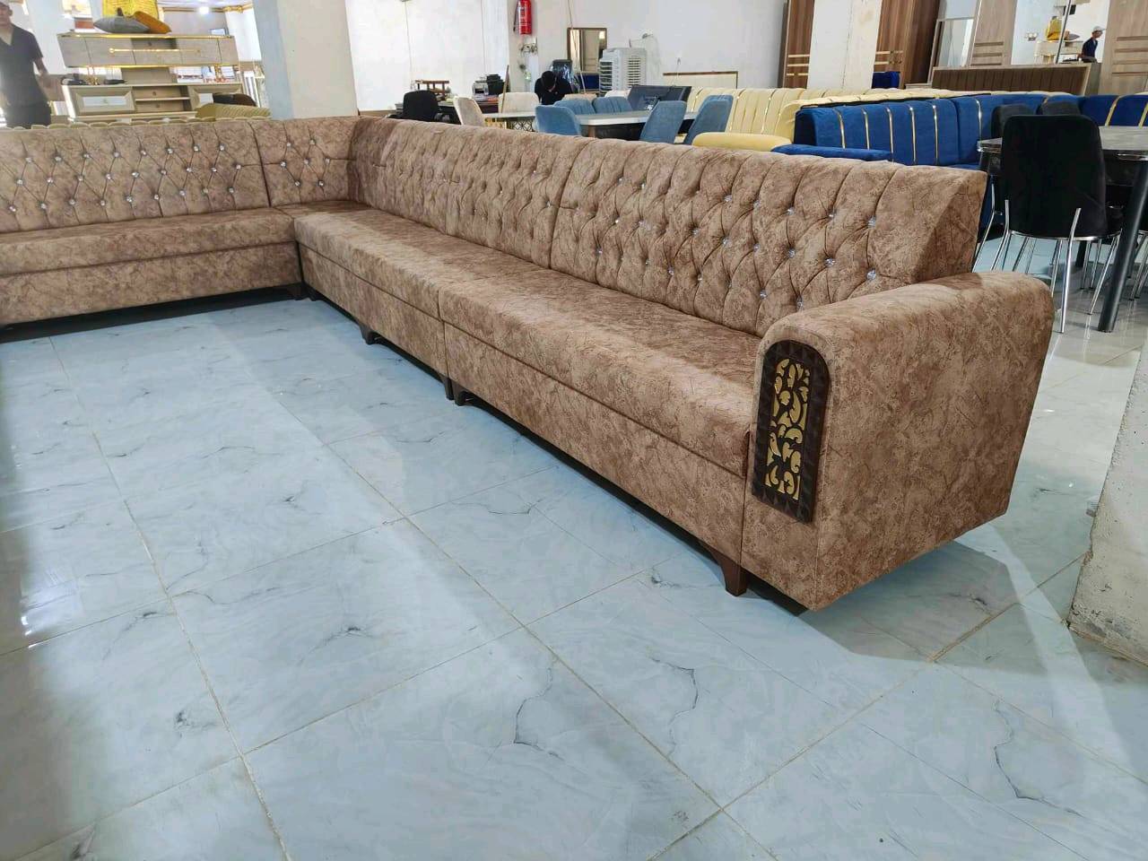 دواوين حسب الطلب سعر الديوان الواحد 400الف العنوان الحويجه رقم *********** متواجد واتس اب
هل السعر 400 ألف للديوان الواحد ثابت لو يختلف حسب المقاس والنوع؟ وإذا أكو دفعة مقدمة شكد تكون؟: 
نعم ثابت 