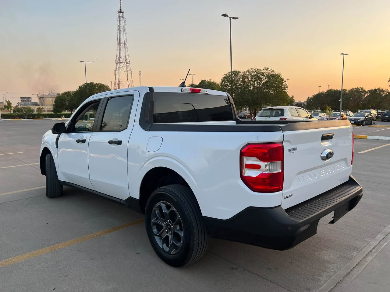 فورد ماڤريك ٢٠٢٤ هايبريد مواصفات XLT سيارة بيع على وضع بدون تصليح گير محرك كهربائي هايبريد بشرط تترقم شمالي 
***********
