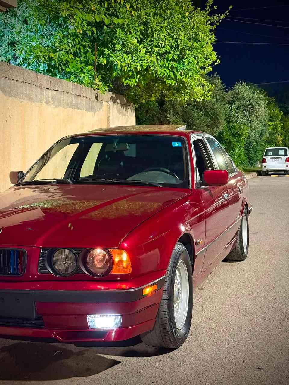 BMW/525i
السلام عليكم خير الكلام ما قل ودل 
مكينه كبس دجتل 
كير توماتيك 
السياره مكفوله 
كير ومكينه بشرط 
داخل اسود صاج 
كشنات كهرب هيتر
السعر 82 $
الرقم ***********
