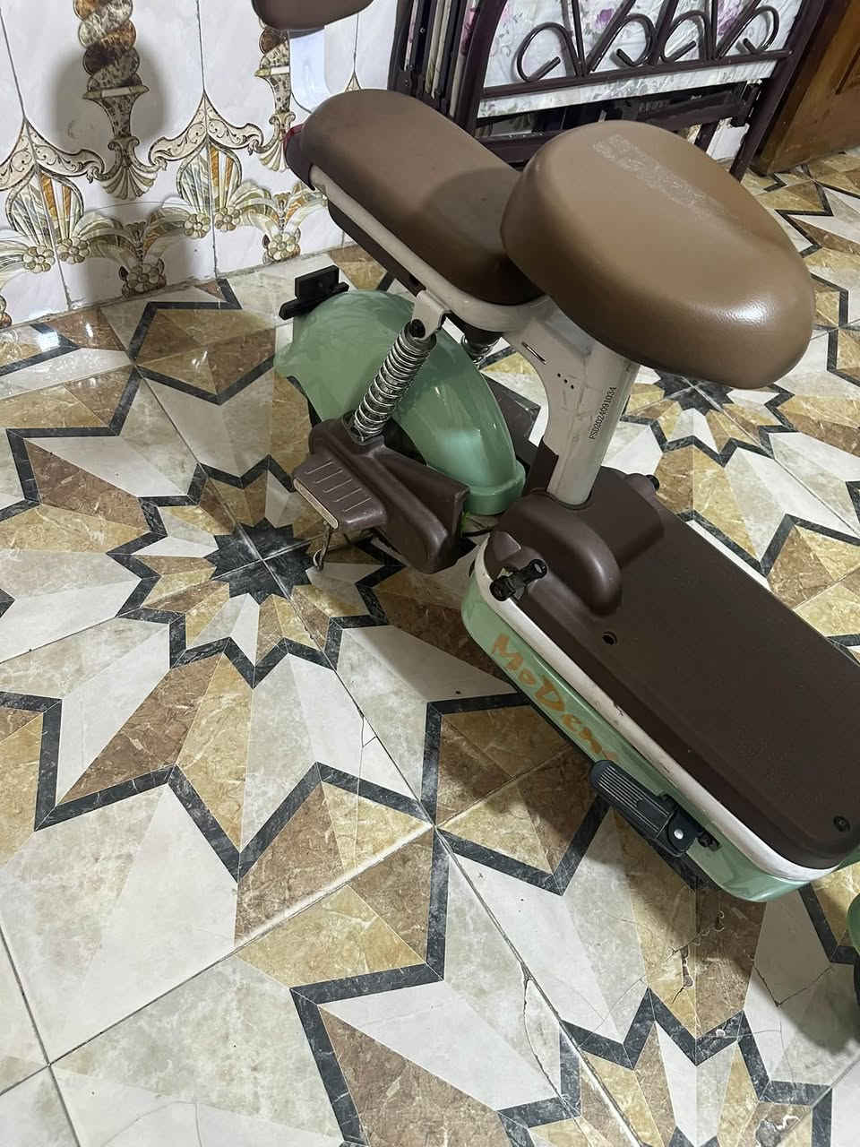 السلام عليكم دراجه شحن حجم 14 جديده كلش والله متروكه بيه4 بطا ريا ت بيه وحده ضعيفه السعر 200 الف بغداد حي الأساتذة قرب حي الجهاد *********** تحياتي للجميع
