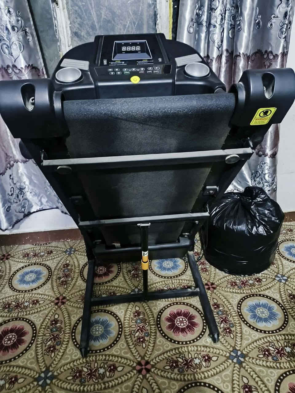 جهاز جري رياضه مامستخدم قليل سعر 350 اخو الجديد
