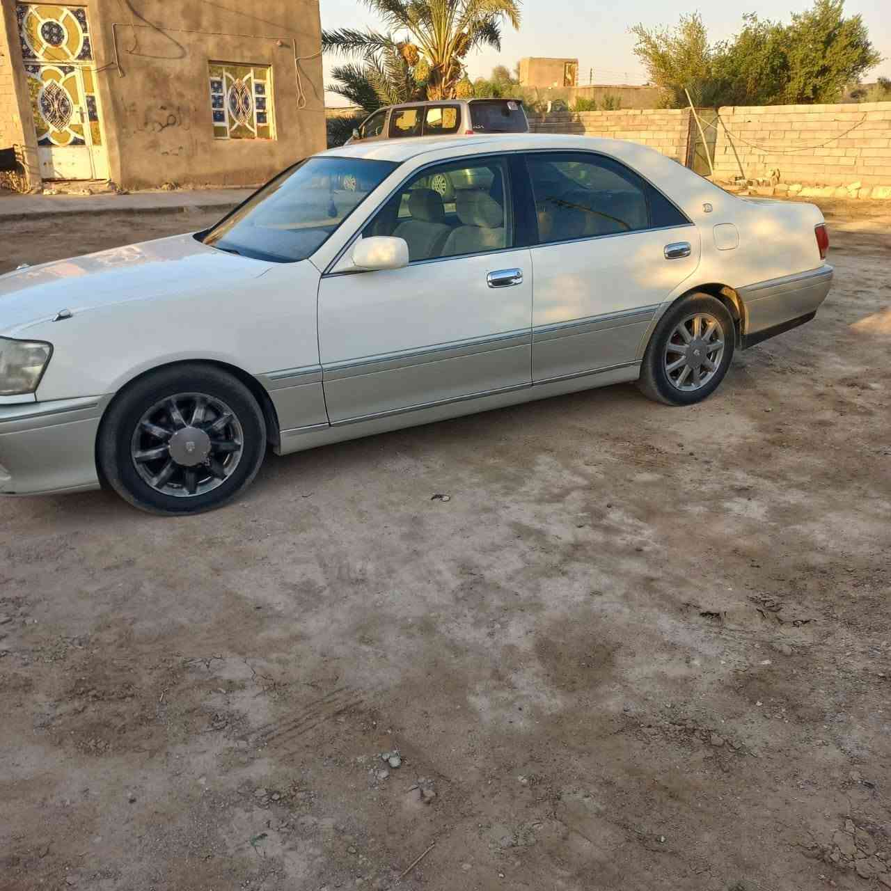 السلام عليكم سياره ملكه 2000 مكينه في بيتي كصه قمره سياره بسمي انتها سنويه 27 سعر 95بيه مجال تبريد شغال  مكان بصره قضاء المدينه سياره دكمه وحده ***********
