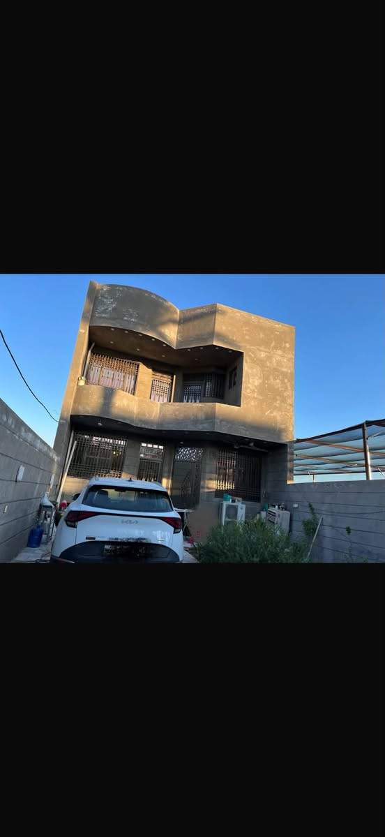 شارع معارض الكريعات • ٢٥٥م • ٥ غرف نوم