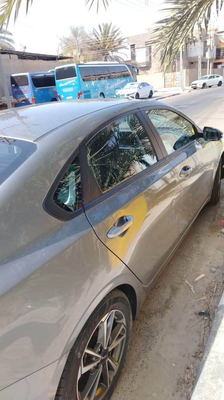 السلام عليكم كيا فورتي موديل ٢٠٢٣ سياره رقم معوقين ماشيه ٦٠ الف كيلو متر وكاله عامه بيهة ضربه بل دوسه حادثهة بجم ما واصل للراديتر مكاني بصره قبله حي الجامعة سيارة جديد تبريد كير مكينه شاشه كار بلي تحكم ستيرن رادار نص فول تواصل *********** موجود واتساب سعر ١٣٠ وبيهة مجال
