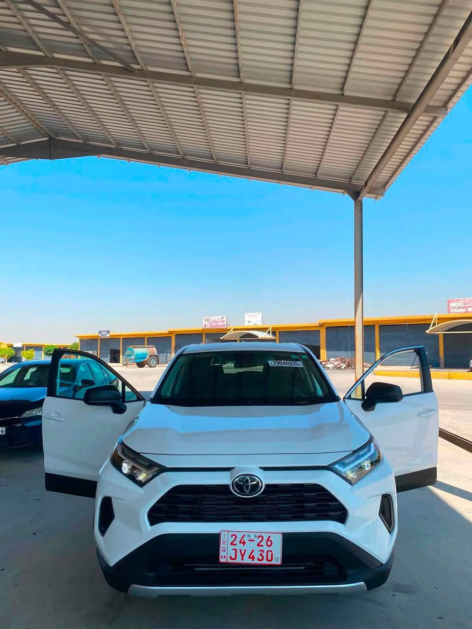 للبيع 
راف فور 2024 Le بانزين 
ماشية 40,000 miles 

لايت زنون 
هندبريك دكمه 
اتو هولد 
تبريد قطعتين 
حادثها بسيط وبدون اي دواخل صور الحادث موجوده 
السيارة كاتي تتخرج بإسم المشتري 
مكان السيارة دهوك 
السعر 
22,900 وبيها مجال بسيط
***********
