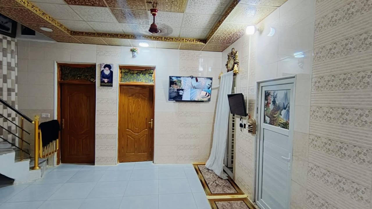 السلام عليكم بيت للبيع المساحه ٢٢٠ متر البراكيه شارع المطار القديم مقابيل نهاية شارع علكم صب كونكريت البيت يحتوي على غرفتين وصاله ومطبخ استقبال صحيات داخلي وخارجي الاستفسار على الرقم ***********.                                                        السعر 68 مليون معه المجال
