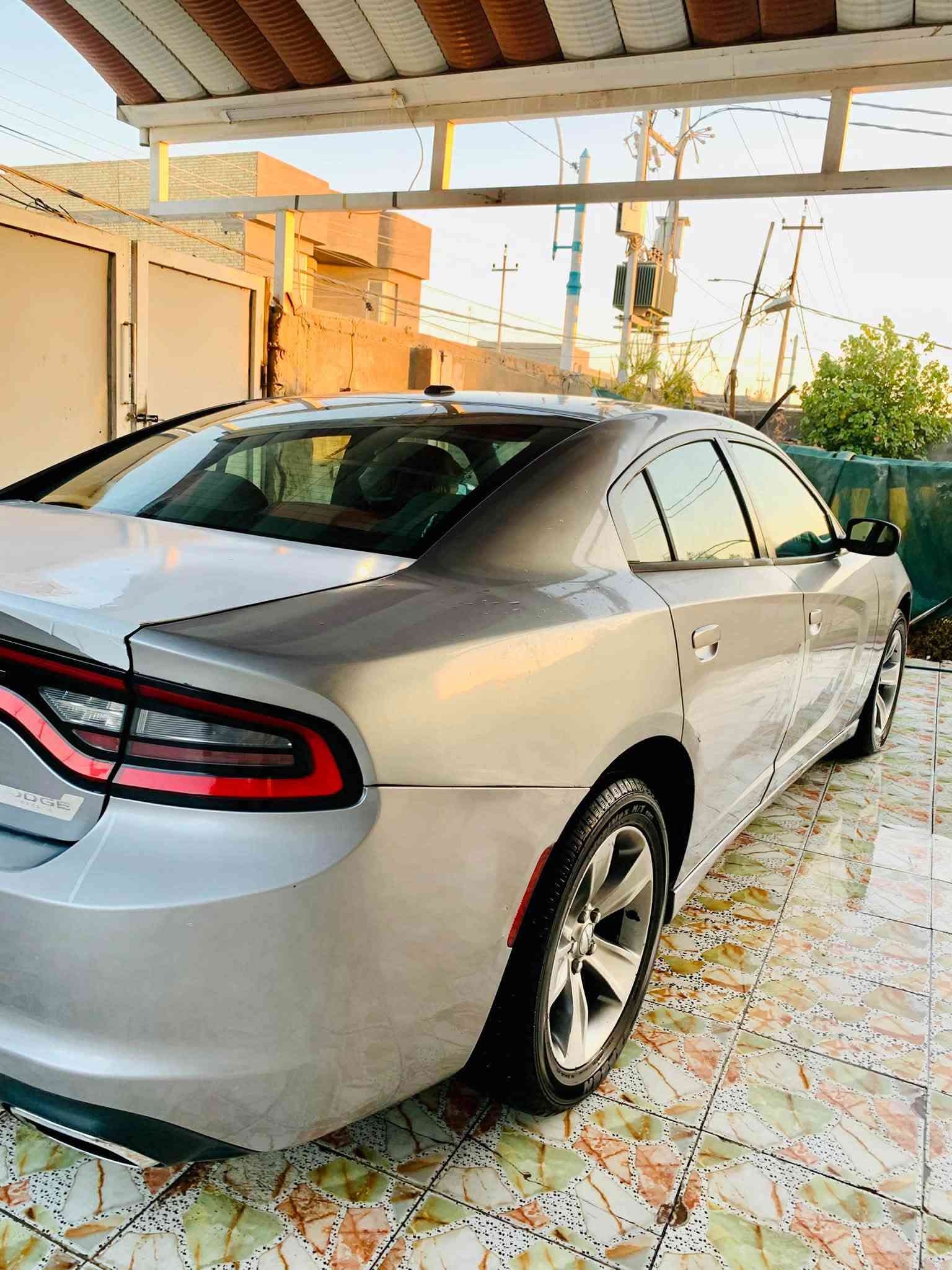 جارجر 2015 خليجي 6V
كفاله من الضربه 
كير مكينه حدادية جاهزه 
باسمي رقم مثنى انكليزي تحويل ثاني يوم 
محركها 3600
ماشيه 230 الف كيلو متر 
السياره بيها بيبان كلير 
للاستفسار اكثر الاتصال 
***********
