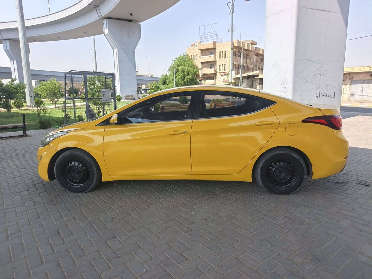 النترا خليجي موديل 2015.
محرك كير شرط. 

رقم بغدا دولي. شرط التحويل والغرامات والهيئه... 

صدر نص عمر.. 

تايرات نص عمر. 

تبريد بس كمريسر ضعيف.. منضومه جديده.. 

ضرره بل صندوك شي قليل يعني مو واصل الحوض.. 

السعر 79وبيهه مجال مكاني تكريت. ‏‪***********‬‏ 

‏‪***********‬‏ اتصل بيك خير وتدلل

