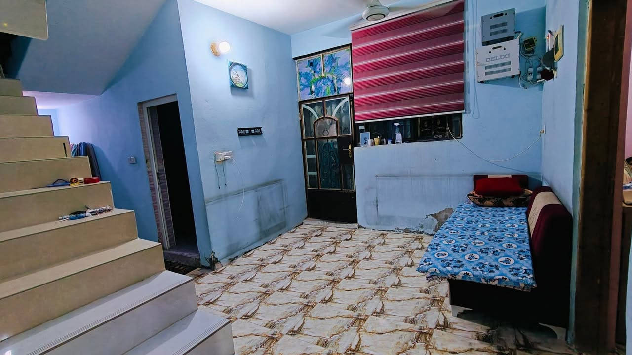 السلام عليكم 
بيت للبيع طابو زراعي سند 25
✅بهرز حي صدام خلف جامع القدوس ومقابل اسواق مخلد 
✅مساحة 156 متر 
الواجهة 13 والنزال 12 
✅طابق واحد متكون من استقبال ومطبخ وغرفة نوم وصالة وصحيات داخليه وخارجيه وبيتونه وكراج يكفي سياره
ومنور خلفي 
✅السعر 75 وبي مجال للشراي 
للاستفسار الاتصال او التواصل ع الواتس 
***********
