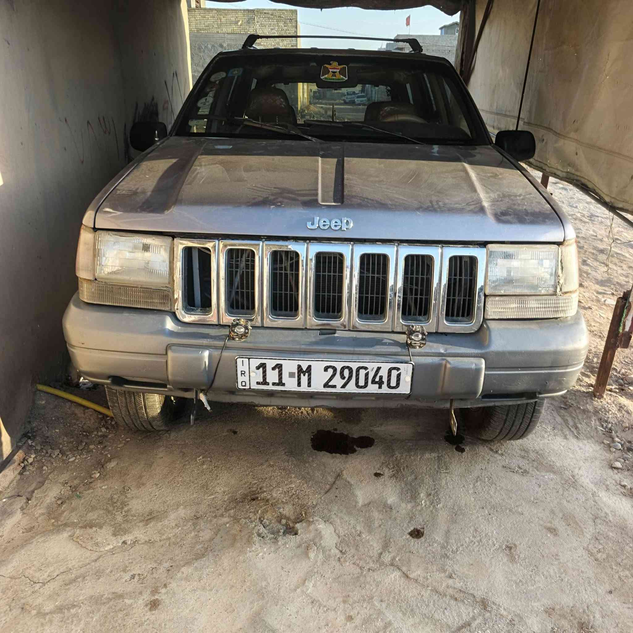 سيارة جيب شيروكي لبيع كير ومحرك ثنين ونص تخم تاير حداديه كامله  مشروع وطني بسمي مداور ثاني يوم لسعر42وبيه مجال/***********/***********
