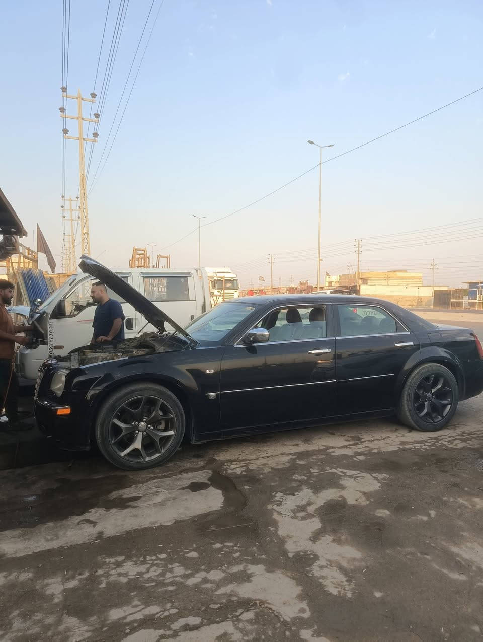سياره ادوات للبيع السعر 40 قفل السياره أنه مستوردها واصله عليه ب 63شراي خابر مو شراي لاتعبني ***********

