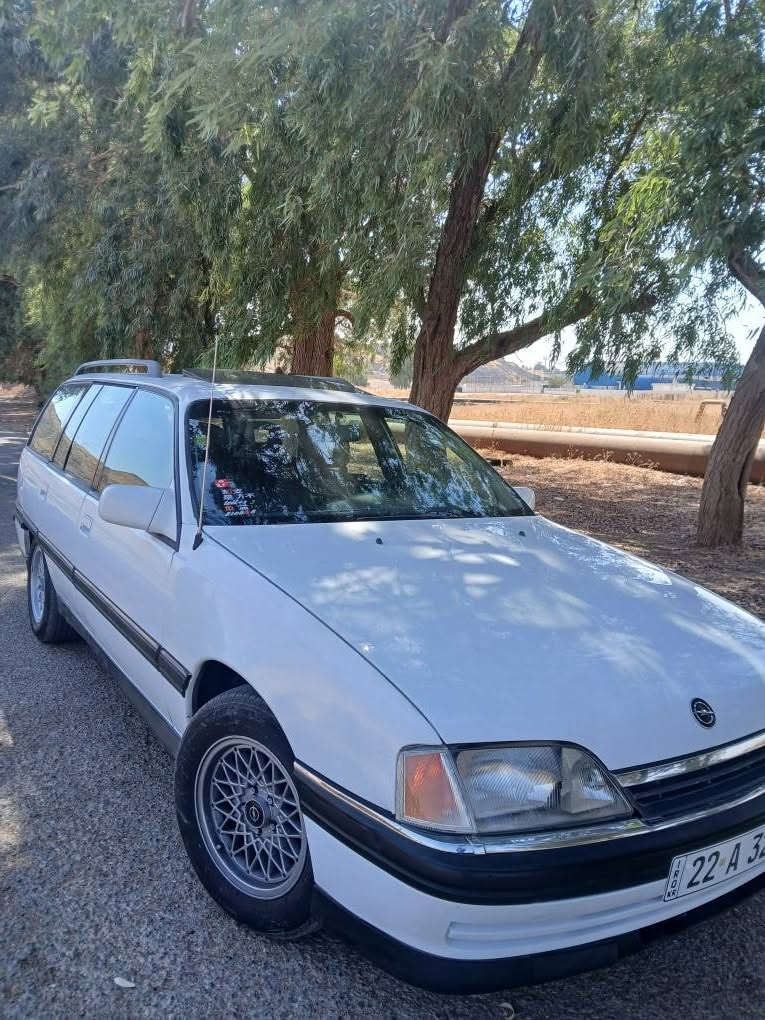 اوبل اوميكا استيشن  1993 كلين   تبريد 
رقم اربيل  ل 2031 بسمي هزه جديد رقم دولي 
بدون قطره صبغ ولا خياس بشرط كل جسمه عل بلاد 
كير محرك اكسل تايرات صدر  كله بشرط 
تبريد نقص راديتر باقي غراض كله موجود بشرط فقط راديتر 
سعر 46$
اي استفسار خابر 
*********** كركوك, العراق
