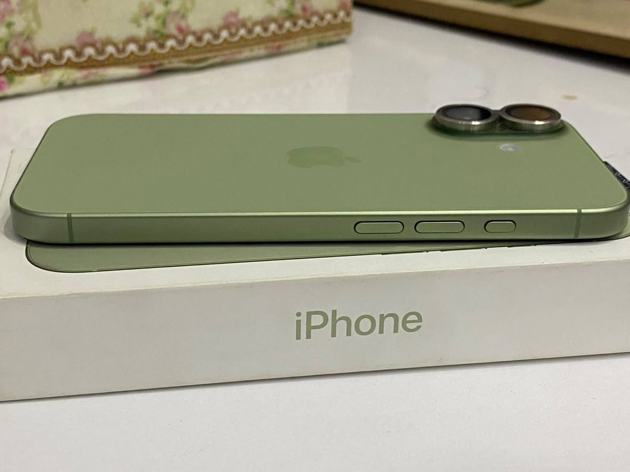 آيفون ١٧ • نسخة eSIM • بطارية ١٠٠٪