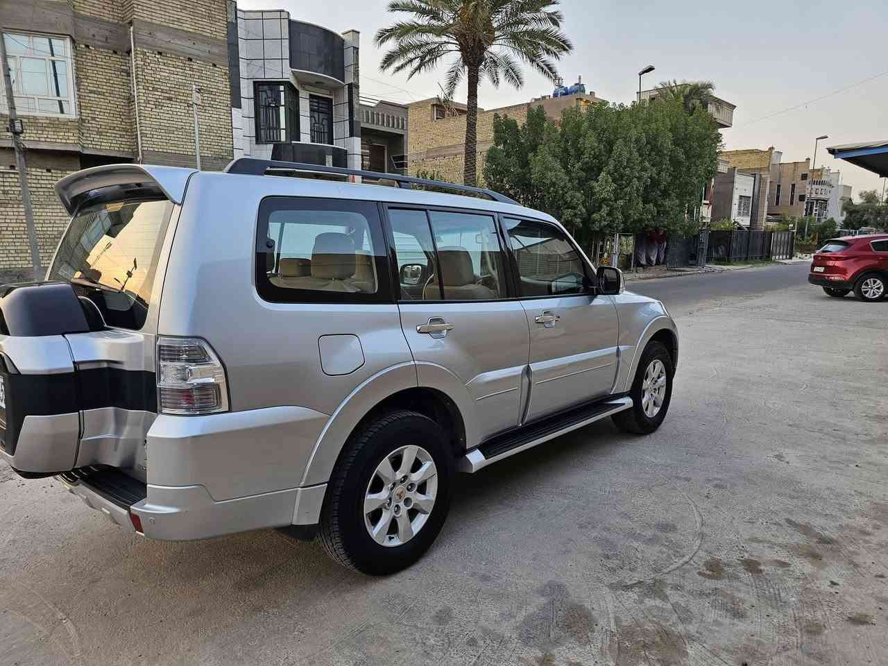 سلام عليكم باجيرو خليجي كويتي مديل 2020 رقم بغداد الدولي الجديد باسمي محرك 6 سلندر دفع رباعي شاشه قلاب كامره خلفيه كامره اماميه مري شفط كشن كهربائي داخل مخمل اف وايت ثلاث قطع تبريد زراك لايت زنون عالي ناصي بلادي حساس خلفي ثلاجه وسطيه ماشيه 77 الف السياره عل وضع الشركه كير محرك تبريد تخم تاير دبل سويج كتلوكات الشركه مكاني بغداد رقمي *********** السعر 215
