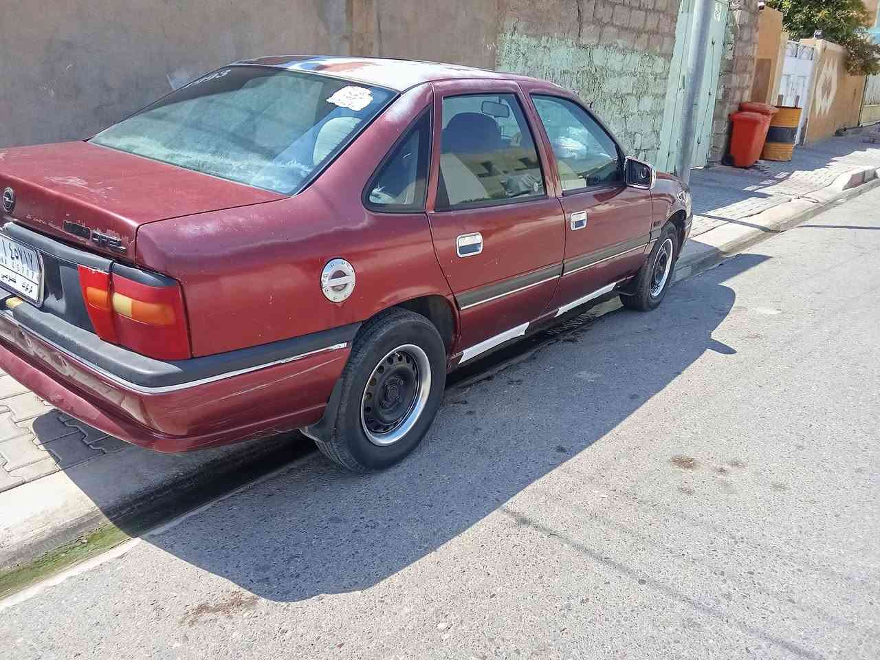 سلام عليكم اوبل فيكترا للبيع موديل 93محرك حجم 20 كله بلادي بدون صبغ سنويه جديد  بيه دفتر بانزين رقم كركوك سعر 36مكان طوز ***********بس خابر على الاتصال
