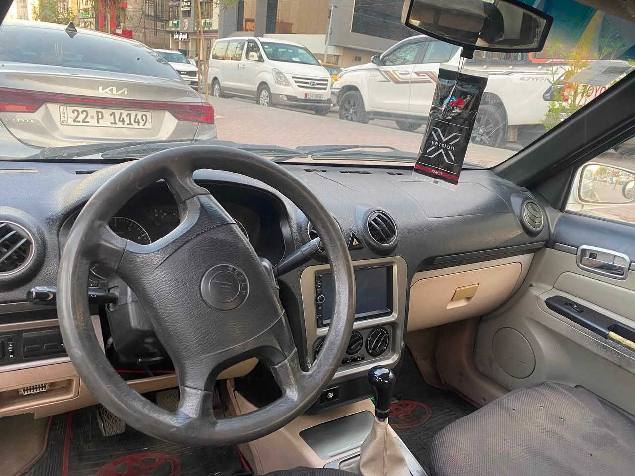 سيكي ٢٠١٣ قصة قديمة
باسمي سنوية ورقم جديد

حصة بانزين 

محرك كورولا جديد كير شرط 

تبريد ثلج شديته جديد

كهربائيات كلها شغالة مابيها شي عاطل

زوج تايرات امامي جديد

٣ قطع صبغ 

القشر قدام العين 

السعر ٤٥ بيها مجال

***********
