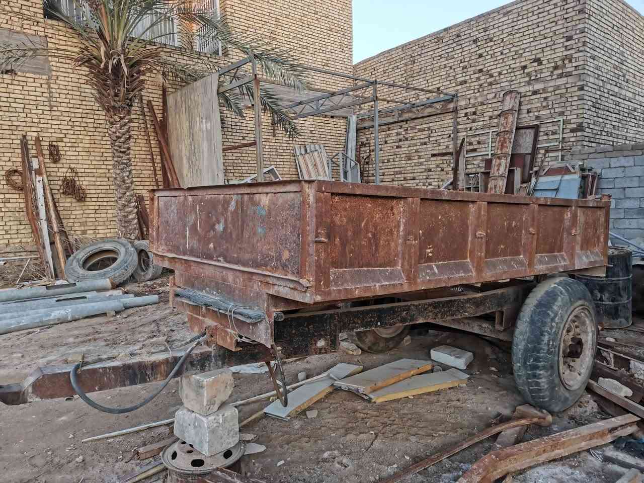 للبيع عربانة حدادي كاملة وشغالة مانقصهة شي العنوان المثنى مدينة الرميثة ***********
