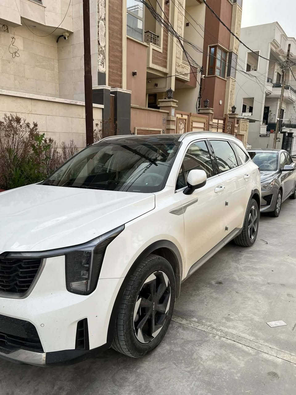 سورنتو مديل 2025
موصفات نص فول
السياره الخليجي مكفوله من كلشي 
ماشيه 40
السعار 305 وبي مجال كلش بسيط 
***********
